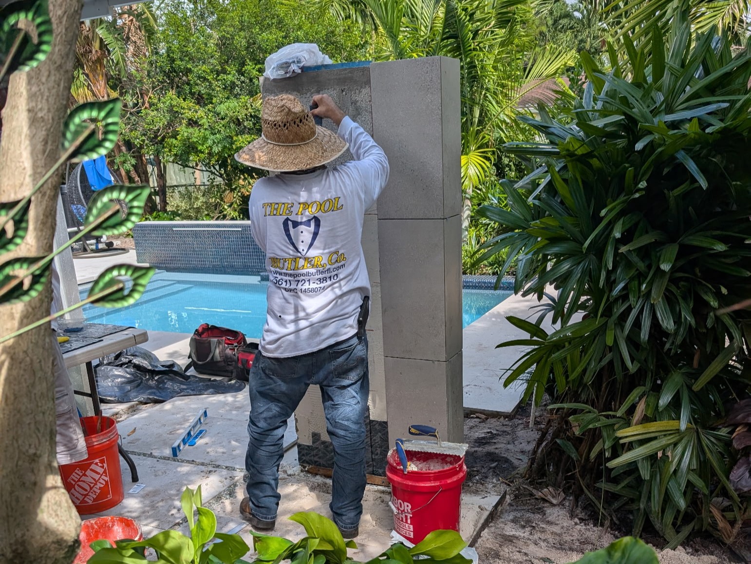 ake-worth-build-new-outdoor-shower-pool-butler-4x3